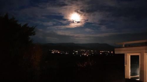 Ahrenberg im Vollmond